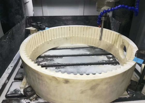 قوة ضغط عالية تصل إلى 3000 MPa ألومينا أكسيد السيراميكي بقسوة 9 موهس