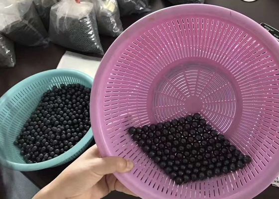 الكرة الخزفية SI3N4 بمقاومة العزل 1012-1014 .Cm قوة عازلة 18-20 KV / Mm