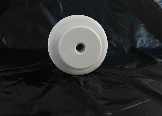 9.6 الثابت الكهربائي المضاد للكهرباء Al2O3 السيراميكي بقسوة 9 Mohs 25 W/m·K التوصيل الحراري